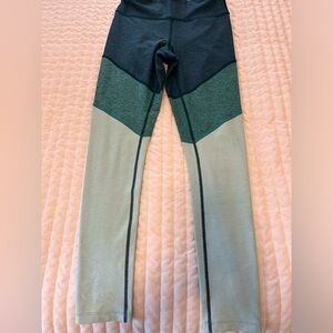 Outdoor Voices Chevron-Style Leggings in Green